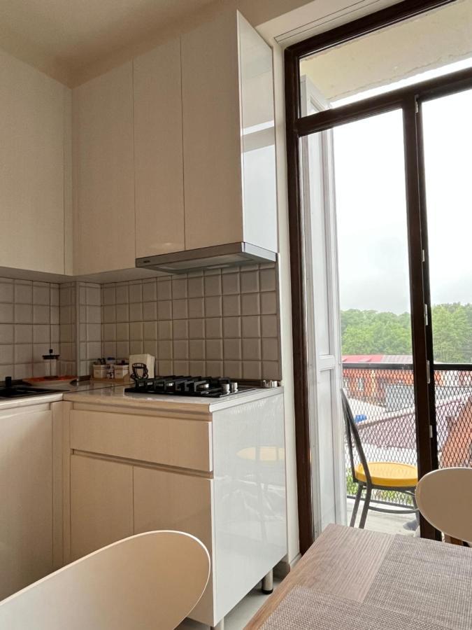 Izo'S Home Кутаиси Екстериор снимка