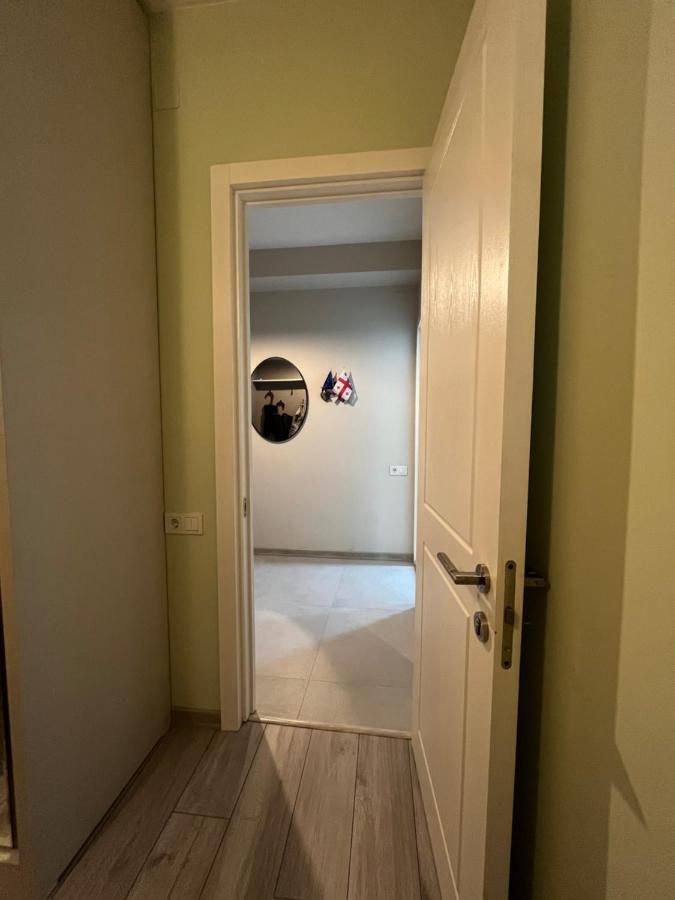 Izo'S Home Кутаиси Екстериор снимка